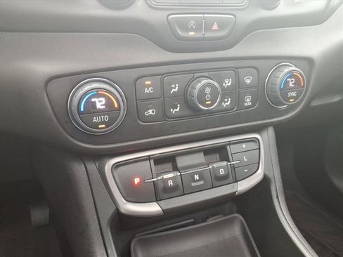 Used 2024 GMC Terrain AT4 w/ Infotainment Package II image 25