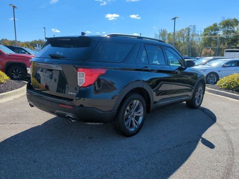 Used 2021 Ford Explorer XLT w/ Equipment Group 202A image 8