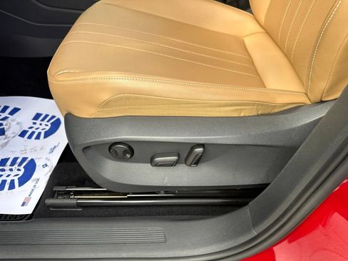 Used 2022 Volkswagen Tiguan SE AWD/4WD image 17