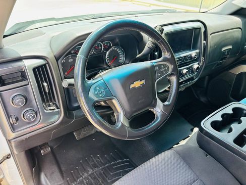 Used 2017 Chevrolet Silverado 1500 LT w/ High Desert Package AWD/4WD image 31