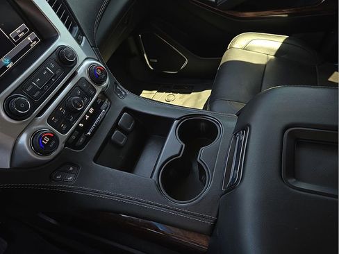 Used 2020 GMC Yukon XL SLT w/ Premium Edition RWD image 20