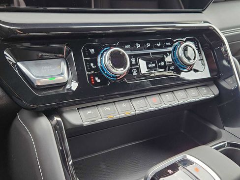 New 2026 GMC Sierra 1500 AT4X AWD/4WD image 23