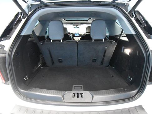 Used 2023 Ford Explorer XLT w/ Equipment Group 202A image 32