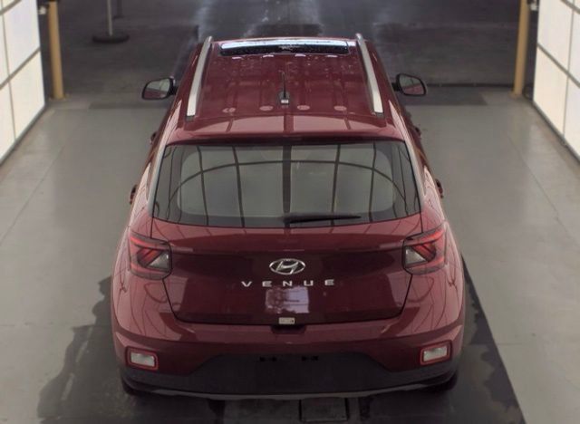 Used 2026 Hyundai Venue SEL FWD image 5