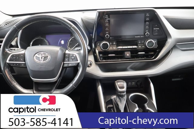 Used 2022 Toyota Highlander XLE AWD/4WD image 14