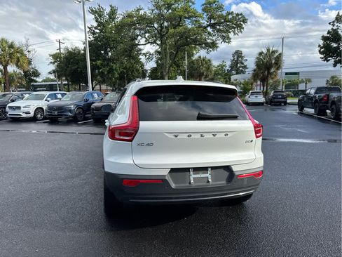 Used 2025 Volvo XC40 B5 Plus AWD/4WD image 15