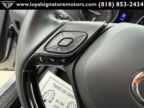 Used 2018 Toyota C-HR XLE FWD image 27