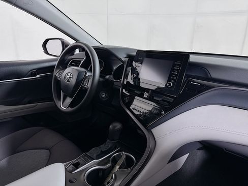 Used 2022 Toyota Camry LE AWD/4WD image 25
