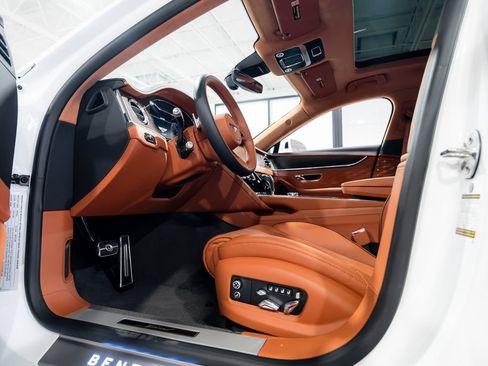 Used 2023 Bentley Flying Spur W12 AWD/4WD image 41