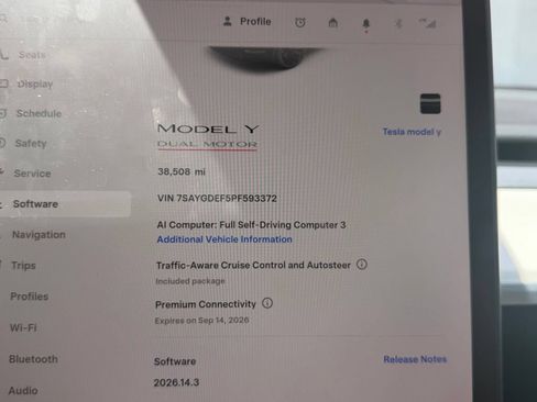 Used 2023 Tesla Model Y Performance AWD/4WD image 23