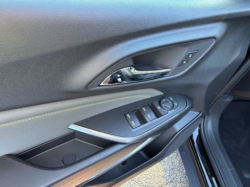 New 2026 Chevrolet Trax ACTIV w/ Sunroof Package FWD image 15