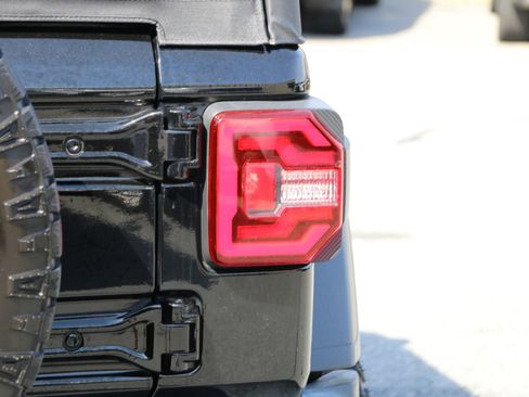 Used 2019 Jeep Wrangler Unlimited Sport image 6