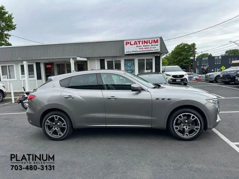 Used 2020 Maserati Levante AWD/4WD image 2