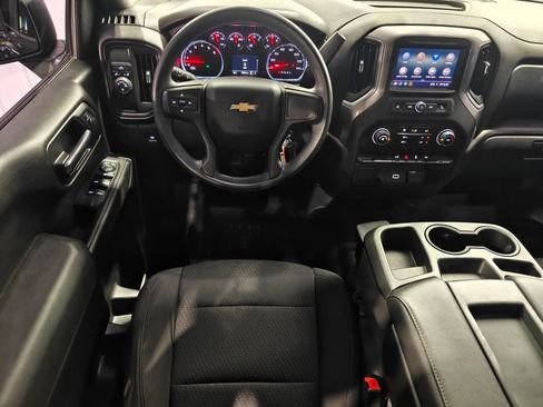 Used 2020 Chevrolet Silverado 1500 Custom w/ Custom Value Package RWD image 4