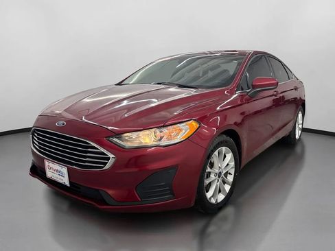 Used 2019 Ford Fusion SE image 4