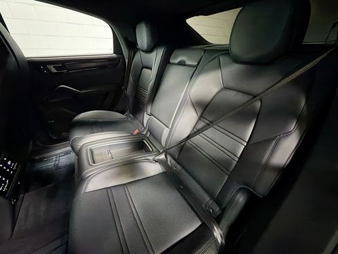 Certified 2023 Porsche Cayenne Turbo GT AWD/4WD image 21