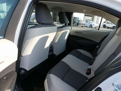 Used 2025 Toyota Corolla LE image 16