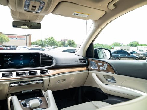 Used 2020 Mercedes-Benz GLS 580 4MATIC image 35