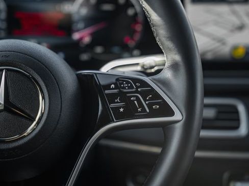 Certified 2025 Mercedes-Benz GLS 450 4MATIC image 30