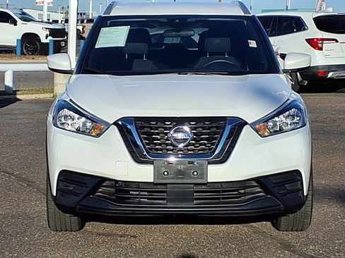 Used 2020 Nissan Kicks SV image 2