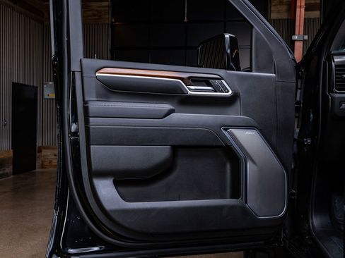 Used 2025 GMC Sierra 2500 Denali image 34