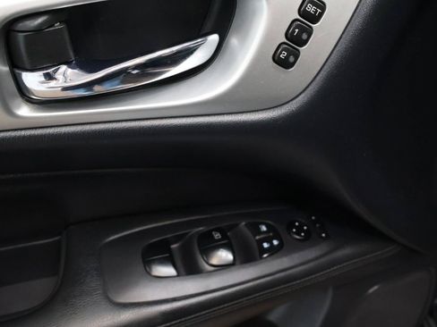 Used 2017 Nissan Pathfinder Platinum AWD/4WD image 17