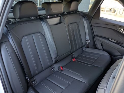 Used 2024 Audi Q4 e-tron Premium Plus w/ Premium Plus image 29