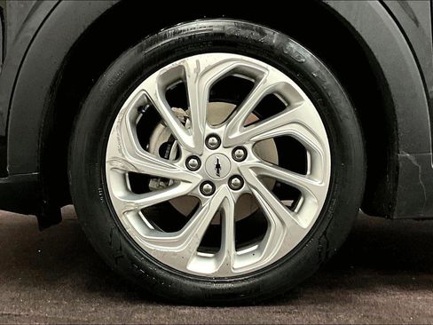 Used 2023 Chevrolet Bolt EUV LT w/ Driver Confidence Package image 8