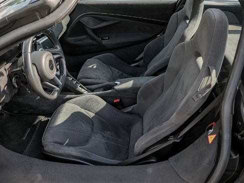 Used 2018 McLaren 720S image 17