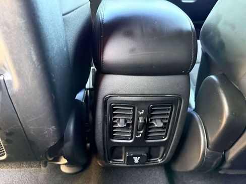 Used 2020 Jeep Grand Cherokee Altitude AWD/4WD image 14