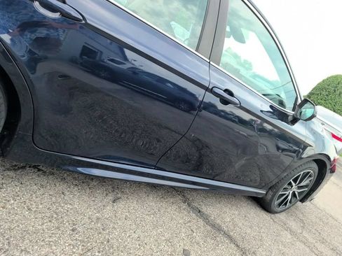 Used 2021 Toyota Camry SE FWD image 12
