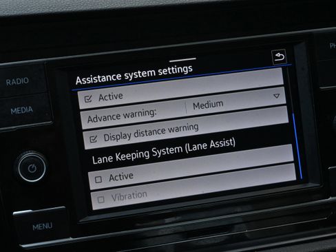 Used 2023 Volkswagen Jetta SE image 32