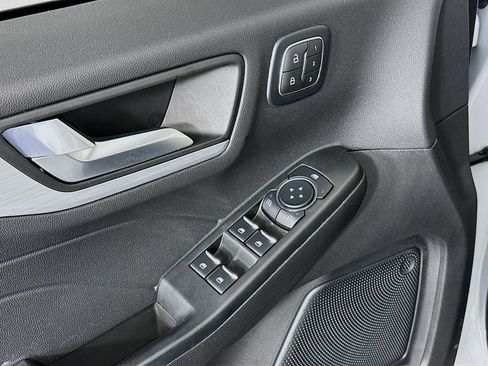 Used 2025 Ford Escape Platinum image 28