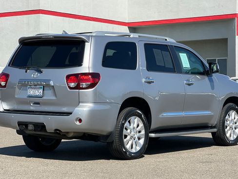 Used 2018 Toyota Sequoia Platinum w/ Carpet Mat Package AWD/4WD image 2