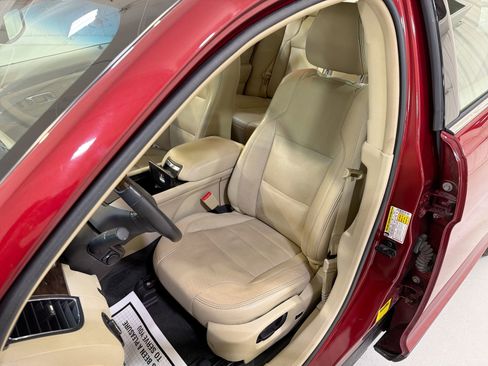 Used 2014 Ford Taurus Limited w/ Equipment Group 301A image 10