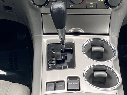 Used 2013 Toyota Highlander Plus FWD image 16