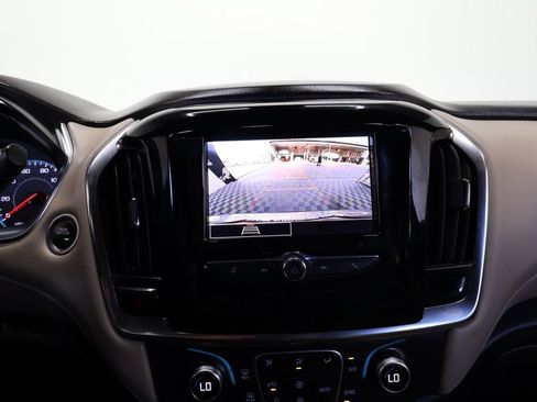 Used 2023 Chevrolet Traverse LS FWD image 30