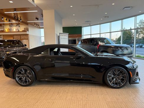 Used 2022 Chevrolet Camaro ZL1 RWD image 10