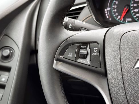 Certified 2022 Chevrolet Trax LT w/ Driver Confidence Package image 21