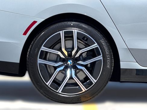 New 2025 BMW 740i image 11