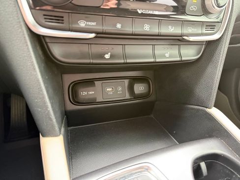 Used 2019 Hyundai Santa Fe SEL FWD image 18