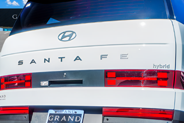 Certified 2026 Hyundai Santa Fe SE FWD image 40