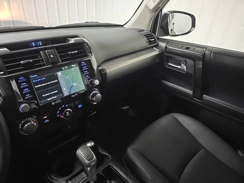 Used 2021 Toyota 4Runner TRD Off-Road Premium w/ Moonroof Package AWD/4WD image 26