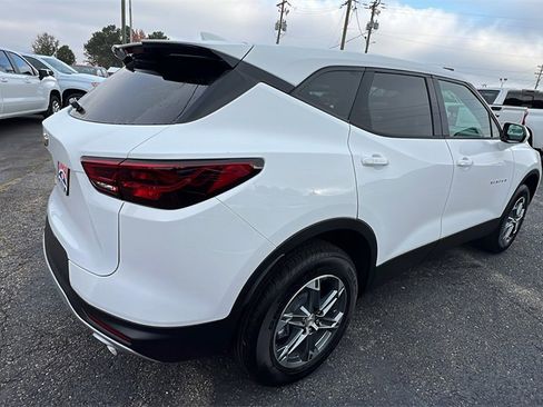 New 2026 Chevrolet Blazer LT image 5