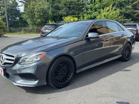 Used 2016 Mercedes-Benz E 350 Sedan image 3