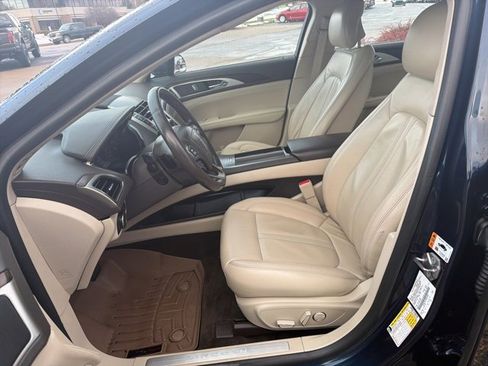 Used 2017 Lincoln MKZ Select image 9