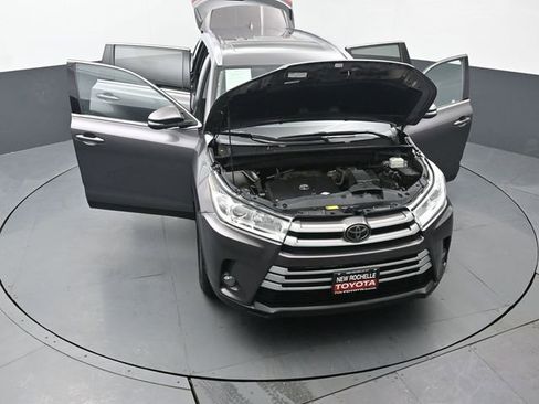 Certified 2019 Toyota Highlander XLE image 56