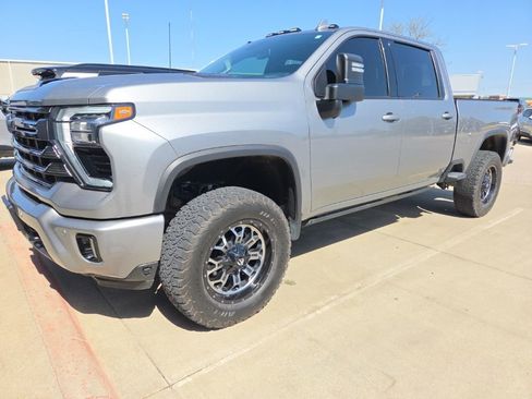 Used 2024 Chevrolet Silverado 2500 LTZ w/ LTZ Plus Package AWD/4WD image 2