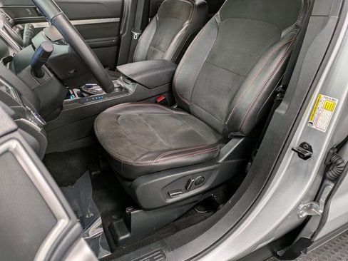 Used 2018 Ford Explorer XLT w/ Equipment Group 202A image 13