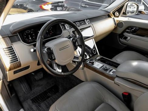 Used 2019 Land Rover Range Rover HSE image 3